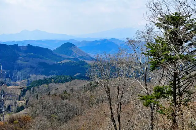 蕃山・開山堂から太白山を見晴らす