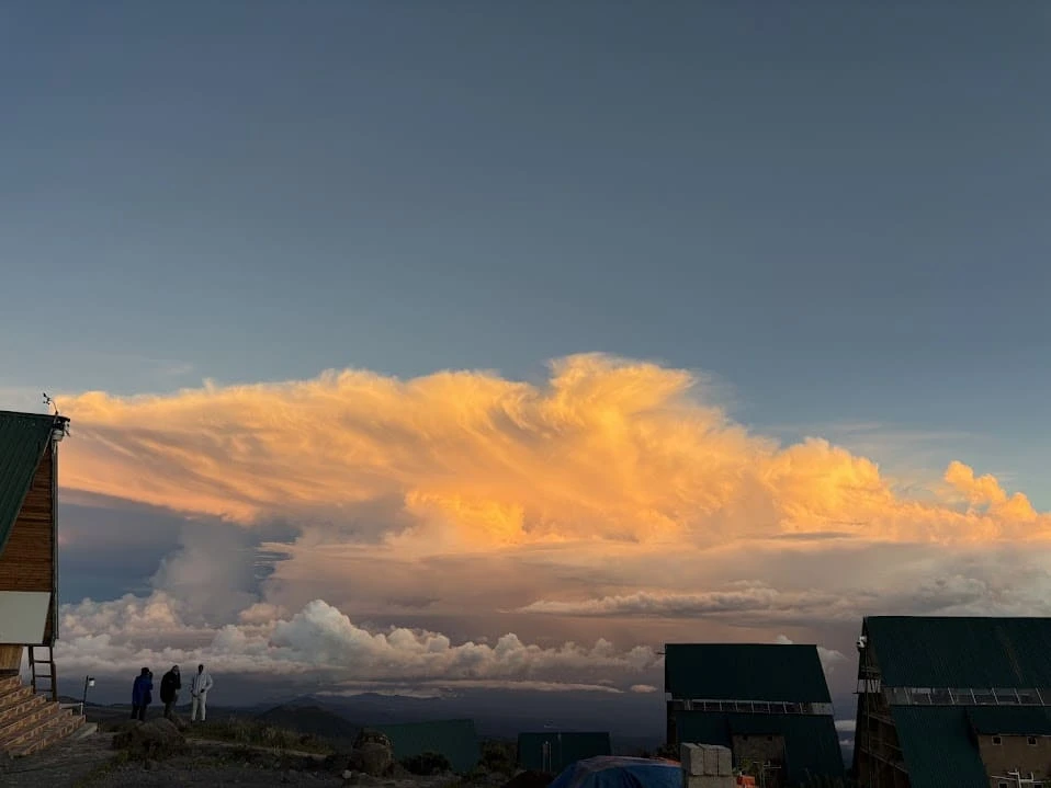 ホロンボハットから綺麗な夕日が見えました