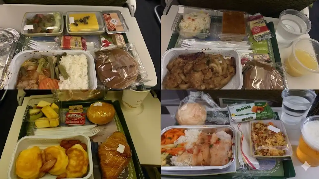 機内食はたくさん出てきます！