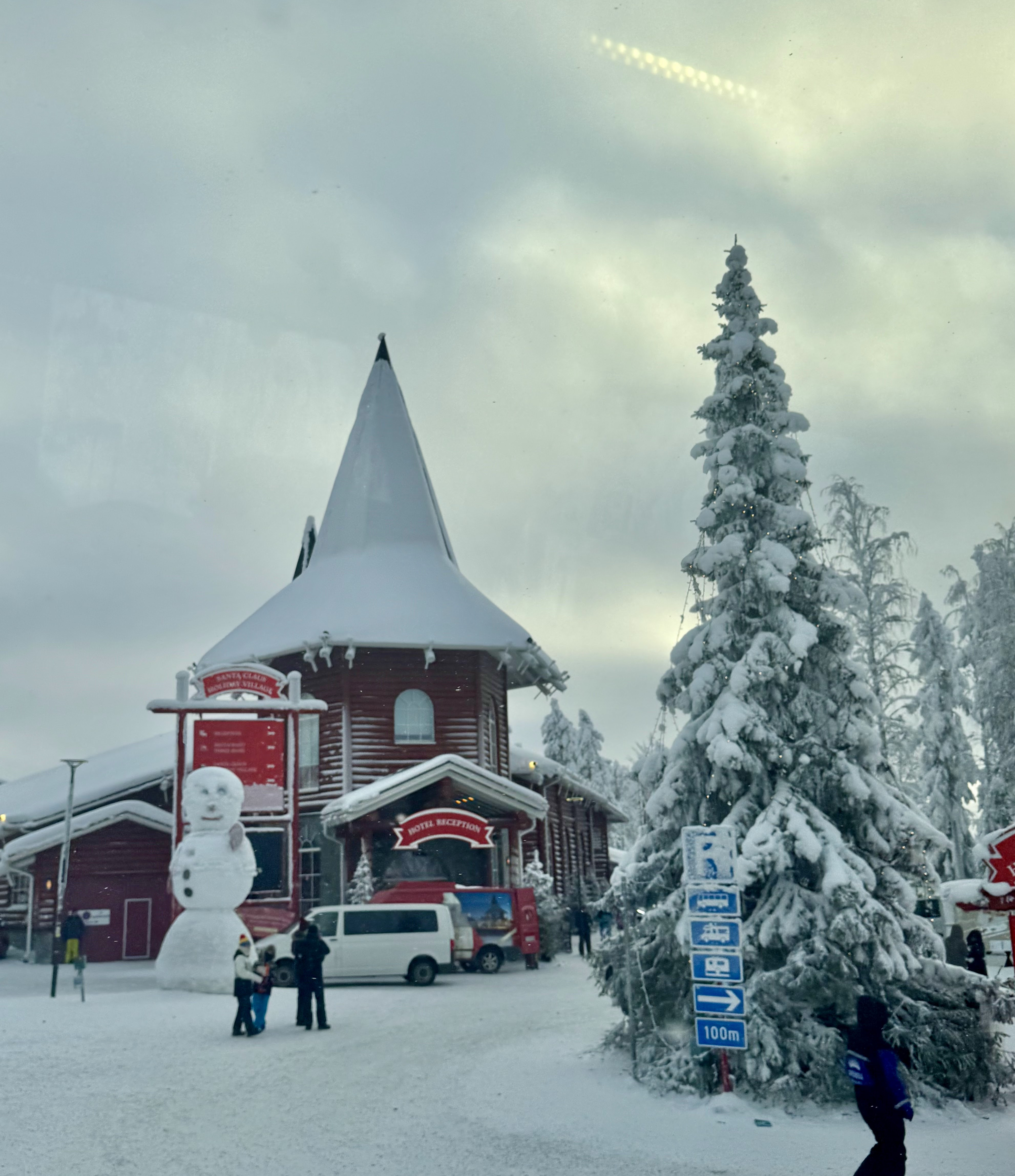 サンタクロース村（雪だるまさん！）