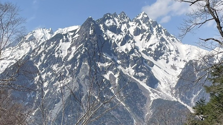 徳本峠下山時に見た明神岳